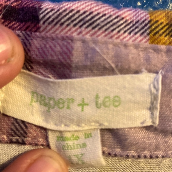 Beautiful flannel long short with sleeves and can be tied up. - Picture 5 of 6